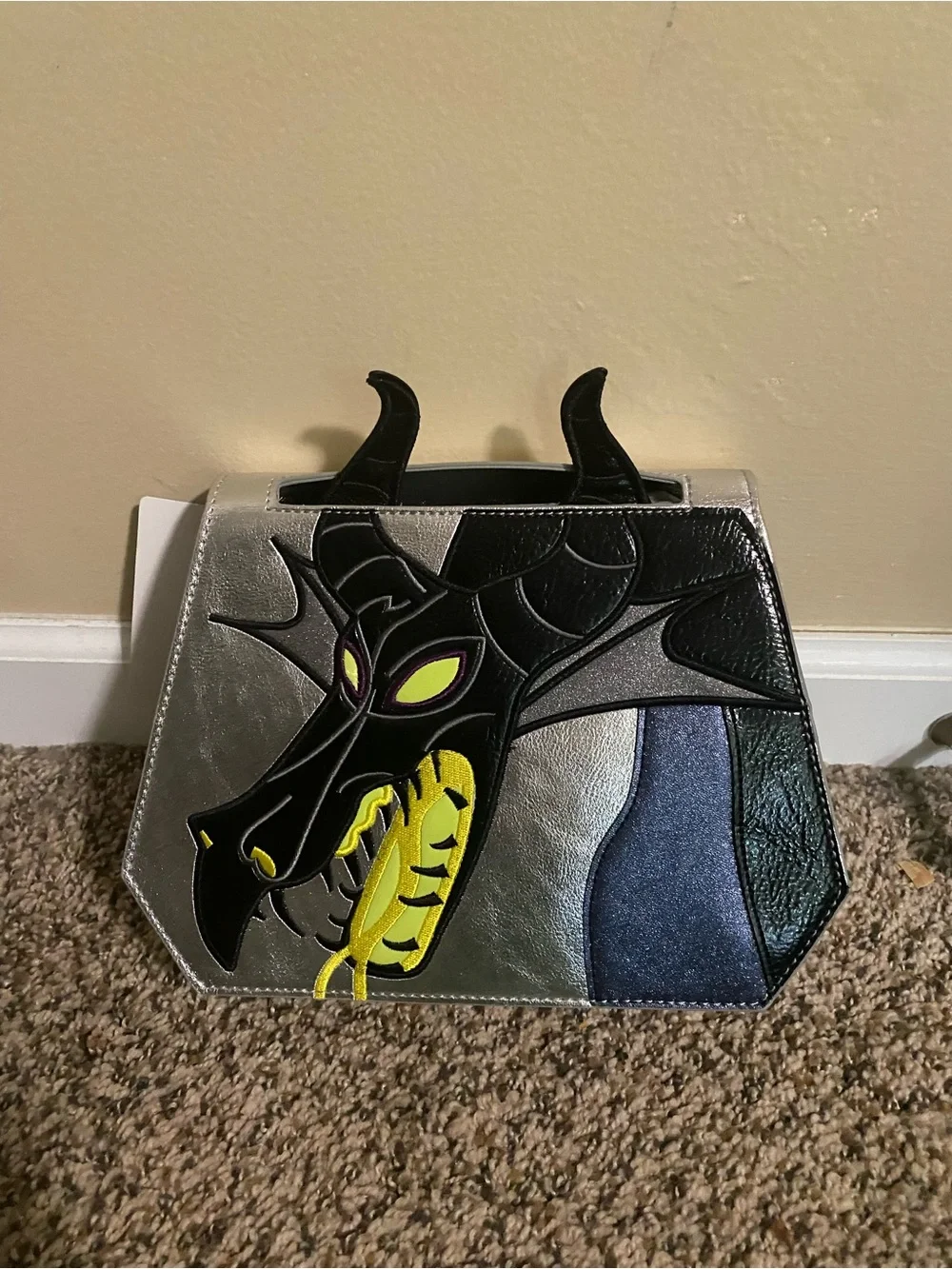 Maleficient dragon Danielle Nicole purse, NWT